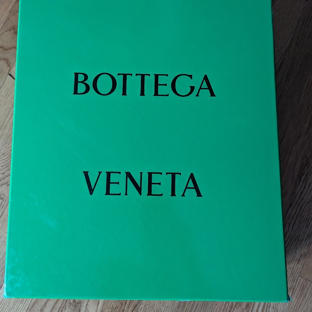 Bottega Veneta Lug Lace-Up Boot. Size 39. - Picture 8 of 8